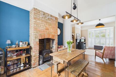 Living/Dining Area 