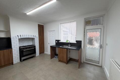 Redbourne Road,Bentley,Doncaster, DN5 photo 4