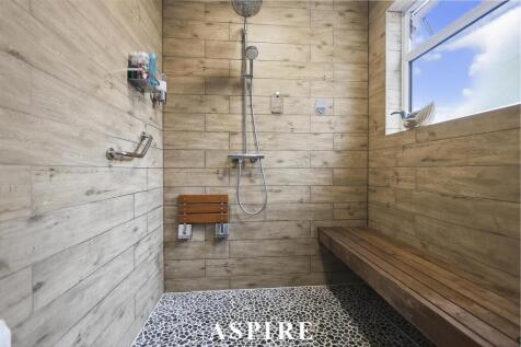 Downstairs Shower Room 2.jpg