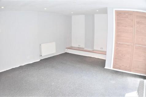Spacious Studio Flat | All Bills Included | Separ