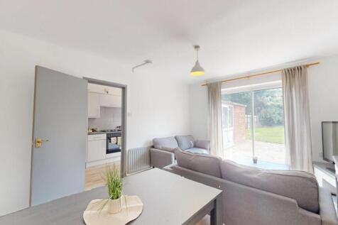 4-bed house on Alan Moss Road, Loughborough, £1,820/mo