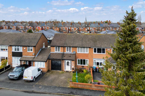 15 MEADOW LANE3.jpg