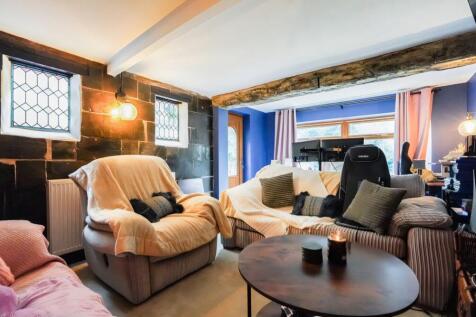 Sitting Room/Bedroom