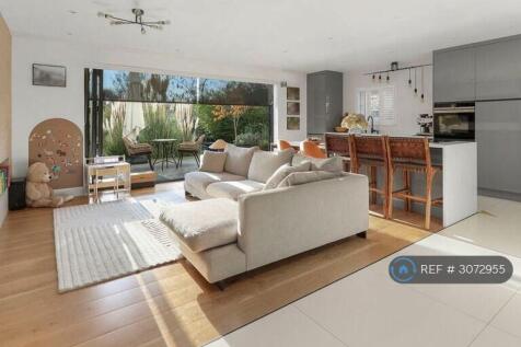 Greensted Road, Loughton, IG10 photo 3