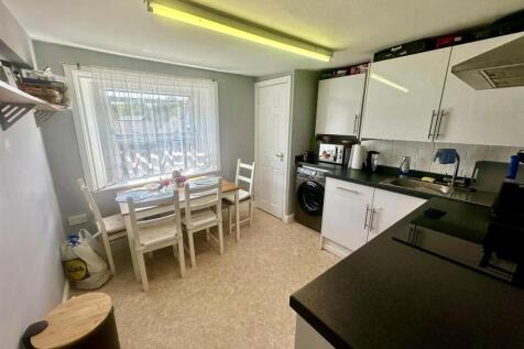 Kitchen Diner (1/2)