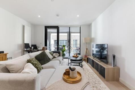 Pinnacle House, Royal Wharf, London, E16 photo 3