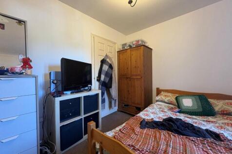 Second bedroom.jpg