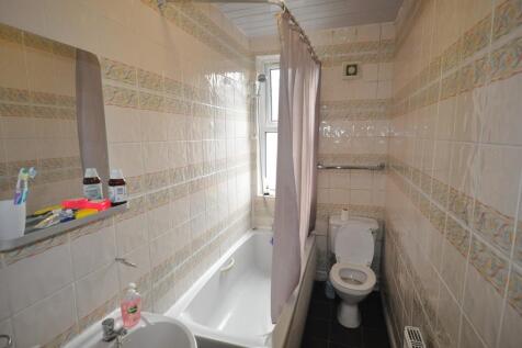 Meadow View, Hyde Park, Leeds LS6 1JQ photo 4