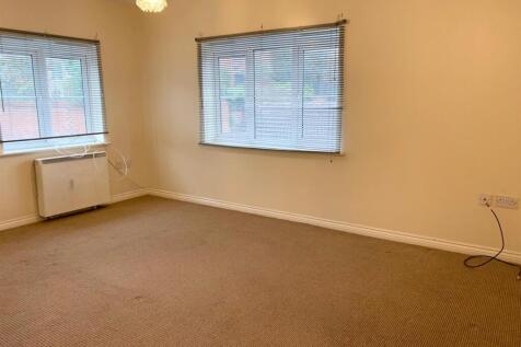 12 Russell Close Lounge.jpg