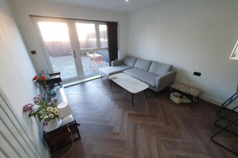 Living room (2)