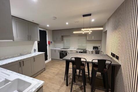 Out Westgate communal kitchen.jpg