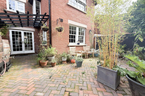 GARDEN 