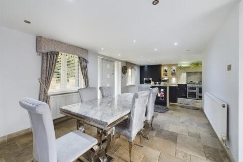 House - Kitchen/Dining Room