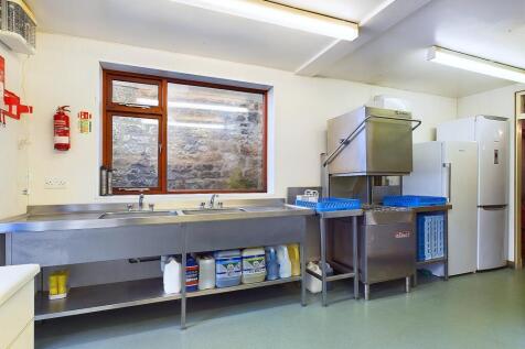 CAM04201G0-PR0017-STILL010