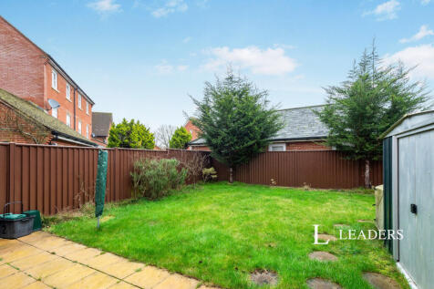 Meadow Way, Horley, Surrey, RH6 photo 4