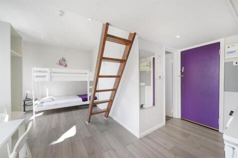 L shaped reception/ room