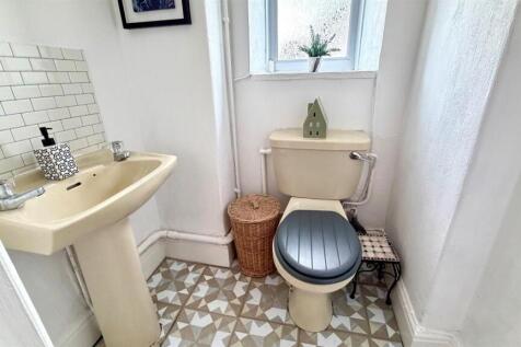 SEPARATE WC