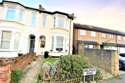 Walpole Rd E18