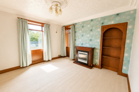 1 Briarbank, Back Road, Locharbriggs, Dumfries, DG