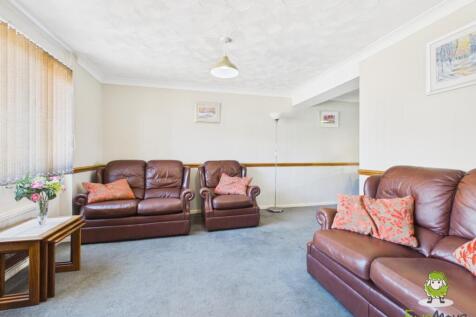 EweMove Estate Agents Basingstoke - Baird Avenue 