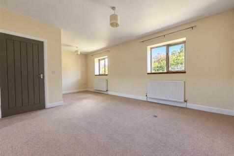 Canons Court Mews, GL12 7PN photo 4