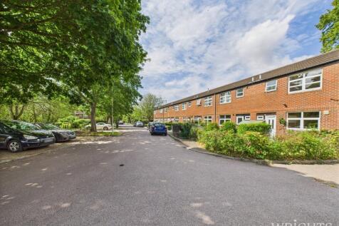 Welwyn Garden City, AL8 - property photo