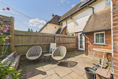 CAM02909G0-PR0460-STILL019