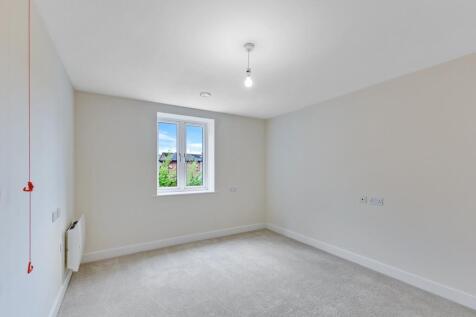 Flats 1-53, The Moors, Thatcham, Berkshire, RG19 4AU photo 3