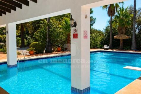 Luxury villa with swimming pool, private forest and more than 4,000 m² plot in Binixica