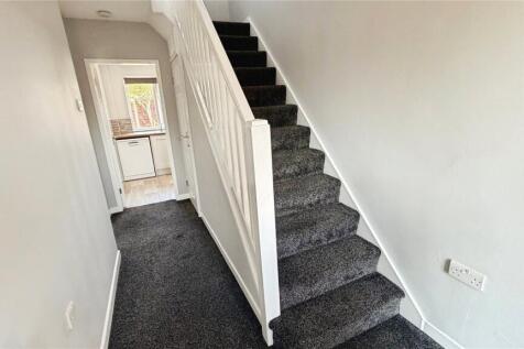 Warner Avenue, Pogmoor, Barnsley, S75 photo 3