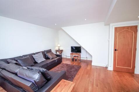 3-bed-flat-cheltenham-town-centre (2).jpg