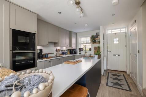 Field View Close 7 Kitchen Living Room-3.jpg