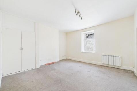 Open plan living/dining room