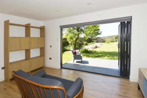 Lounge &amp; patio.jpg