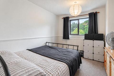Hawkshill, Dellfield, St Albans, Herts, AL1 photo 4