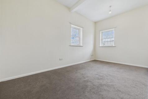 Manvers Court, Nightingale Close photo 4