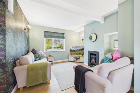 CAM04825G0-PR0244-STILL001