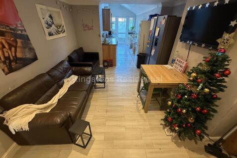 7-bed terraced on Maindy Road, Cathays, £4,550/mo