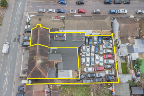 70 Brentwood Rd, Romford RM1 2EP