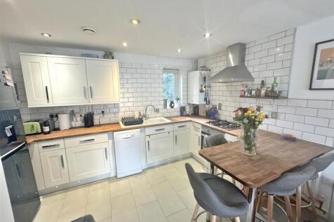 Pelham Court, Bowmans Close, Potters Bar photo 4