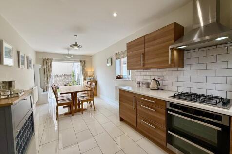 Kitchen/Dining Ro...