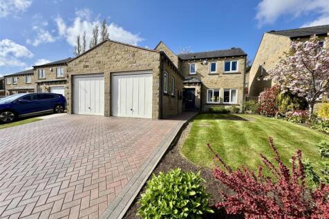 EXTERNAL FRONT, DOUBLE GARAGE AND DRIVEWAY