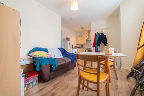 Call 02920 668585 to secure your viewing _4