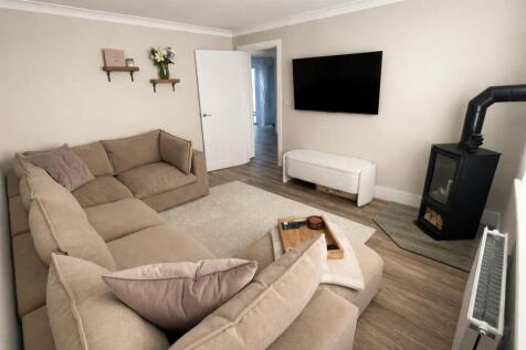 79 Shelduck Avenue - Lounge 2.jpg