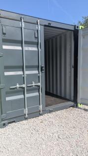 Container