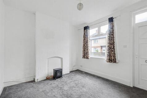177 Granville Avenue lounge.jpg