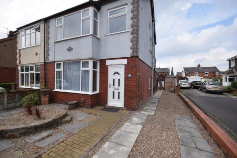 3-bed semi-detached on Rosemeade Avenue, Lostock Hall, PR5, £1,100/mo