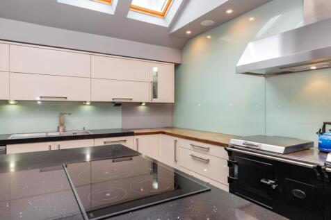 4 bed, 3 bath Detached in Glasgow - Photo 43