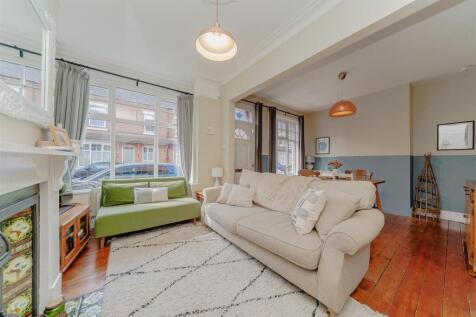 Through Lounge/Dining Room