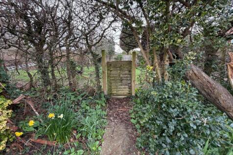 Gate to Potential Building Plot.JPG